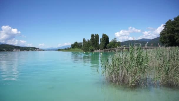 Озеро Вортерсі у Клагенфурті (Австрія). — стокове відео