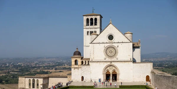 イタリアのペルージャ近くのアッシジのアッシジの聖フランシス大聖堂のパノラマビュー 高品質の写真 — ストック写真