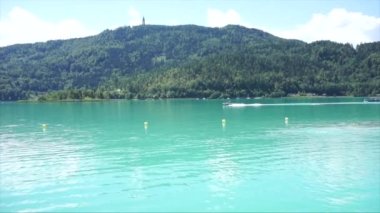 Klagenfurth, Avusturya 'daki Worthersee Gölü' nde bir jet ski.