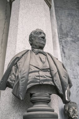 Güzel dekore edilmiş bir adamın büst heykeli. Yüksek kalite fotoğraf