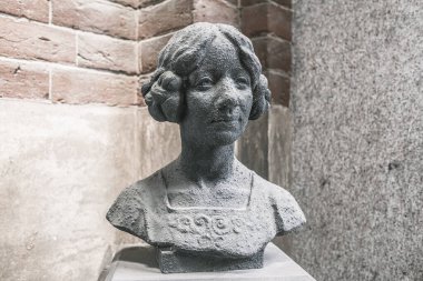 Güzel dekore edilmiş bir kadın heykeli. Yüksek kalite fotoğraf