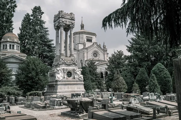 Freiheitsbegräbnisschrein Bocconi Auf Dem Monumentalen Friedhof Von Mailand Italien Hochwertiges — Stockfoto