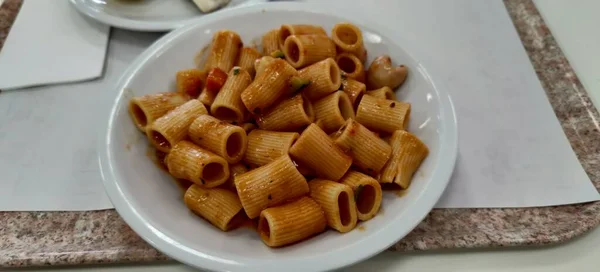 Massa Italiana Chamada Paccheri Com Frutos Mar Foto Alta Qualidade — Fotografia de Stock