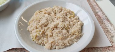 Tipik İtalyan parmesanlı risotto yemeği. Yüksek kalite fotoğraf