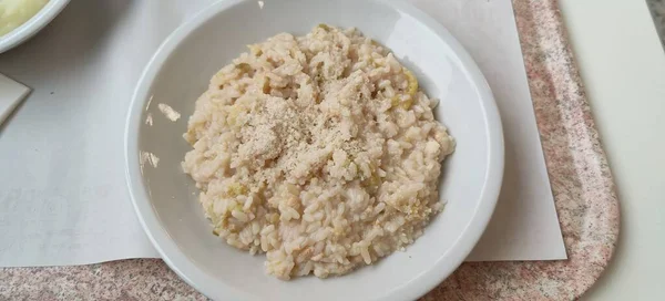 Plat Typique Risotto Italien Parmesan Photo Haute Qualité — Photo