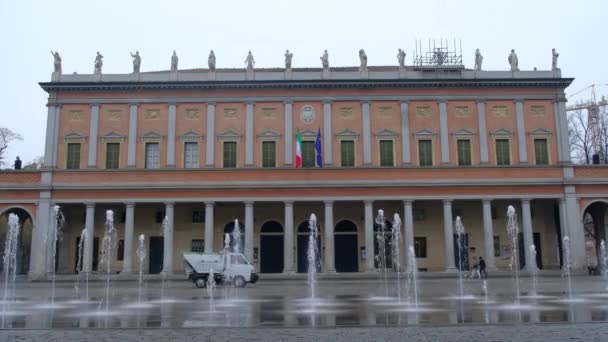 Romolo Valli Municipal Theater Victory Square Reggio Emilia Italië — Stockvideo