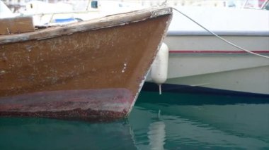 İtalya 'nın Palermo limanına demirlemiş tekneler
