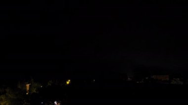 İtalya 'daki Emilia köyü üzerinde şimşek fırtınası