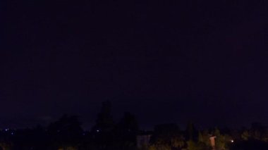 İtalya 'daki Emilia köyü üzerinde şimşek fırtınası