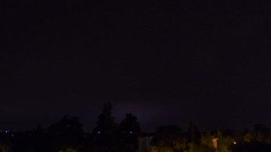 İtalya 'daki Emilia köyü üzerinde şimşek fırtınası