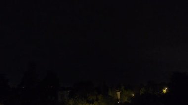 İtalya 'daki Emilia köyü üzerinde şimşek fırtınası