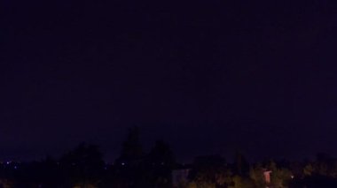 İtalya 'daki Emilia köyü üzerinde şimşek fırtınası