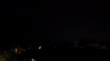 İtalya 'daki Emilia köyü üzerinde şimşek fırtınası