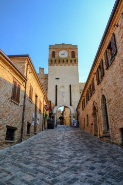 Gradara 'daki saat kulesi, Pesaro Urbino, İtalya. Yüksek kalite fotoğraf