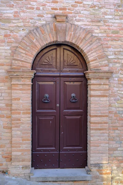 Alte Holztür Der Fassade Des Schlosses Von Gradara Pesaro Urbino — Stockfoto