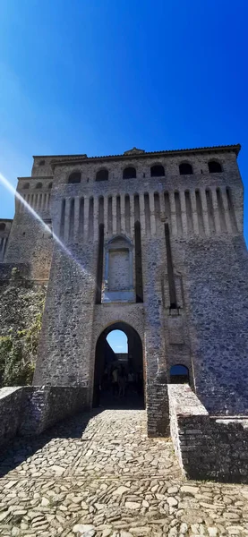 Bejárati Ajtó Torrechiara Kastély Falán Langhiranóban Parmában Olaszországban Kiváló Minőségű — Stock Fotó