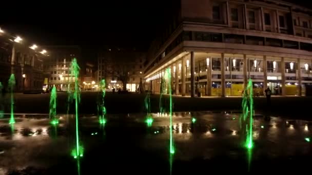 Reggio Emilia Seger Torg Framför Teatern Dalar Tricolor Lysande Fontän — Stockvideo