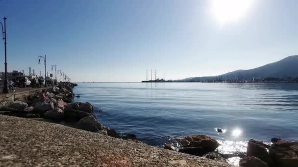 明るい晴れた日にラ スペツィアの海岸線 イタリア — ストック動画