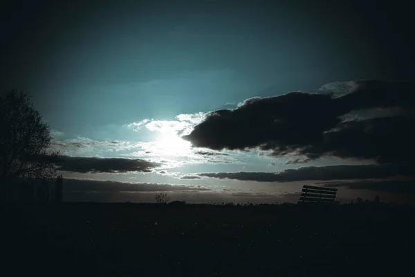 Silhouette Banc Parc Sur Une Colline Coucher Soleil Photo Haute — Photo