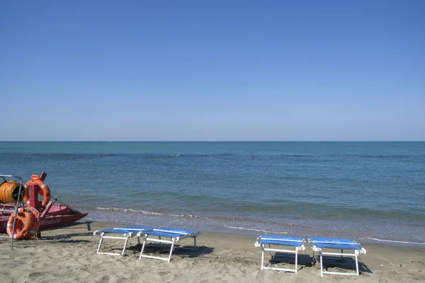 Playa Ostia Lido Costa Romana Con Tumbonas Foto Alta Calidad — Foto de Stock