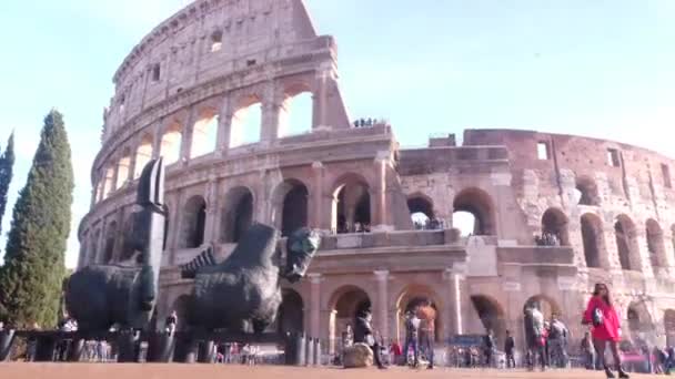 Colisée Timelapse Avec Les Gens Dans Journée Ensoleillée — Video