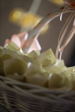 Düğün resepsiyonunda pirinç konserveleri. Yüksek kalite fotoğraf