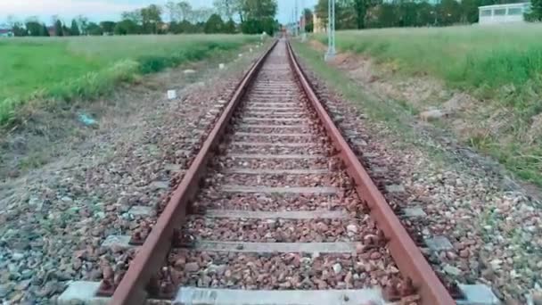 Altes Rostiges Eisenbahngleis Der Italienischen Landschaft — Stockvideo