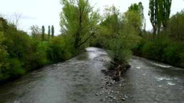 Şelalelerle şehri geçen Torino Nehri Po