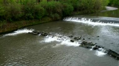 Şelalelerle şehri geçen Torino Nehri Po