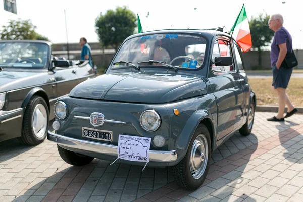 Bibbiano Reggio Emilia Itália 2015 Rali Grátis Carros Antigos Praça — Fotografia de Stock