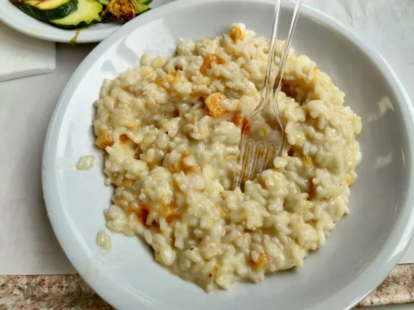 Risotto Italiano Allá Parmigiana Con Calabaza Almendras Foto Alta Calidad — Foto de Stock