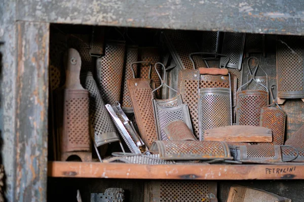 Alte Verlassene Rostige Käsereiben Hochwertiges Foto — Stockfoto