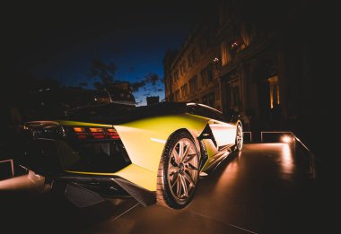 Modena, İtalya - 2021 07 01: Modena Motor Festivali Lamborghini Bulvarı etrafında spor arabalarla ücretsiz etkinlik. Yüksek kalite fotoğraf