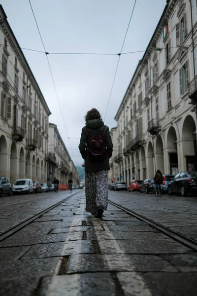 Turin Şehir Merkezi Kaldırımlı Caddede Yürüyen Biri Var Yüksek Kalite — Stok fotoğraf