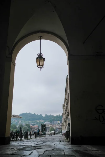 Torino Şehir Merkezi Caddesi Ana Meydandaki Kemerden Geçiyor Yüksek Kalite — Stok fotoğraf