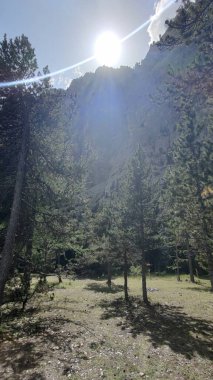 Valle Stretta Torino 'daki dağların ve Alplerin genel görünümü. Yüksek kalite fotoğraf