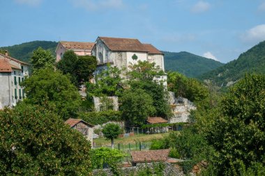 Voltaggio Alessandria, Lemme torrentini geçti. Panoramik manzara. Yüksek kalite fotoğraf