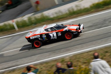 Reggio Emilia, İtalya - 2016 26 06: Reggio Apennines 'in serbest etkinliği Lancia Lancia Stratos. Yüksek kalite fotoğraf