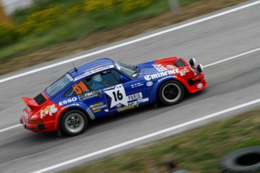 Reggio Emilia, İtalya - 2016 26 06: Reggio Apennines 'in ücretsiz etkinliği Porsche 911. Yüksek kalite fotoğraf