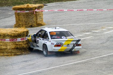 San Marino: 2010 09 01 Rally ücretsiz etkinlik Opel Manta 400 ralli otomobil yarışı Asphalt 'da. Yüksek kalite fotoğraf