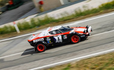 San Marino: 2010 09 01 Rally serbest etkinliği Lancia Stratos Ralli Yarışı Dağ Yolu 'nda. Yüksek kalite fotoğraf