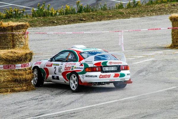 San Marino: 2010 09 01 Rally serbest etkinliği Iconic Toyota Celica GT-Four ST205 Castrol yarış pistinde. Yüksek kalite fotoğraf