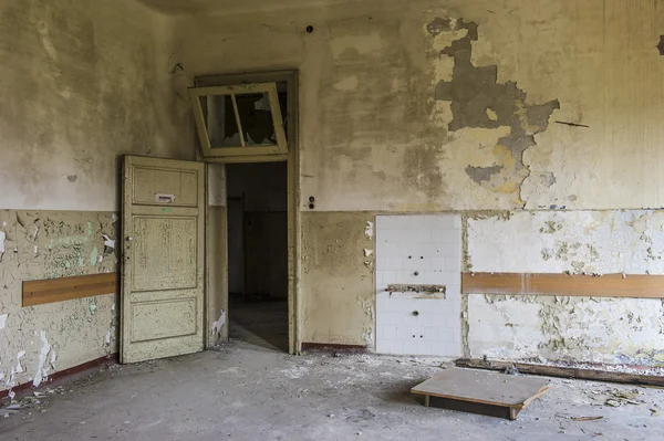 Veduta di un edificio abbandonato — Foto Stock