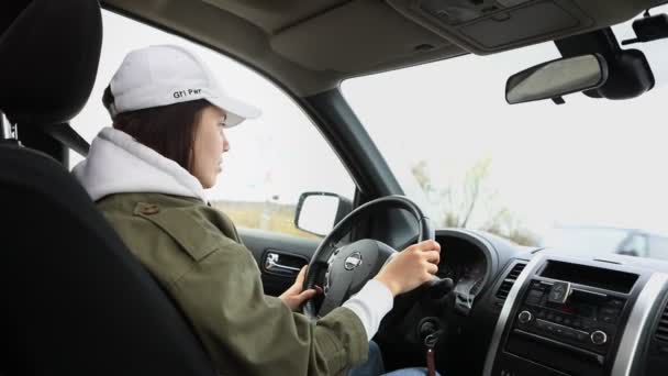 Coche conducción concepto mujer volante — Vídeos de Stock