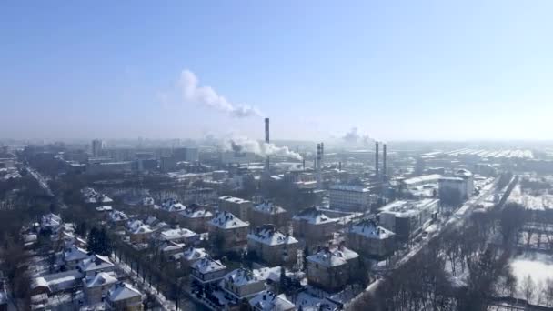 Aerial view of smog going out of chemistry factory pipes — Stock Video