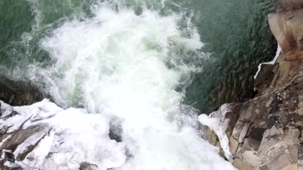 Vista de la cascada de invierno — Vídeos de Stock