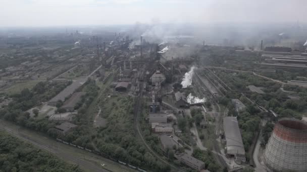 Vista dall'alto di fumare pipe inquinamento ambientale — Video Stock