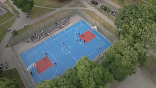 ストリートバスケットボールサイトの上からの眺め — ストック動画