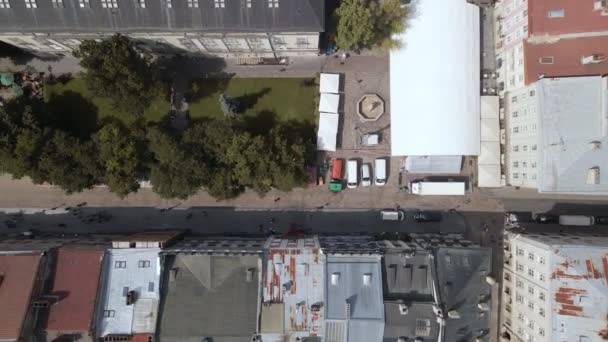 Vista aerea della piazza del centro città — Video Stock