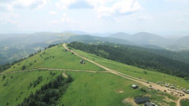 Ukrayna 'daki Karpatlar' ın hava panoramik manzarası